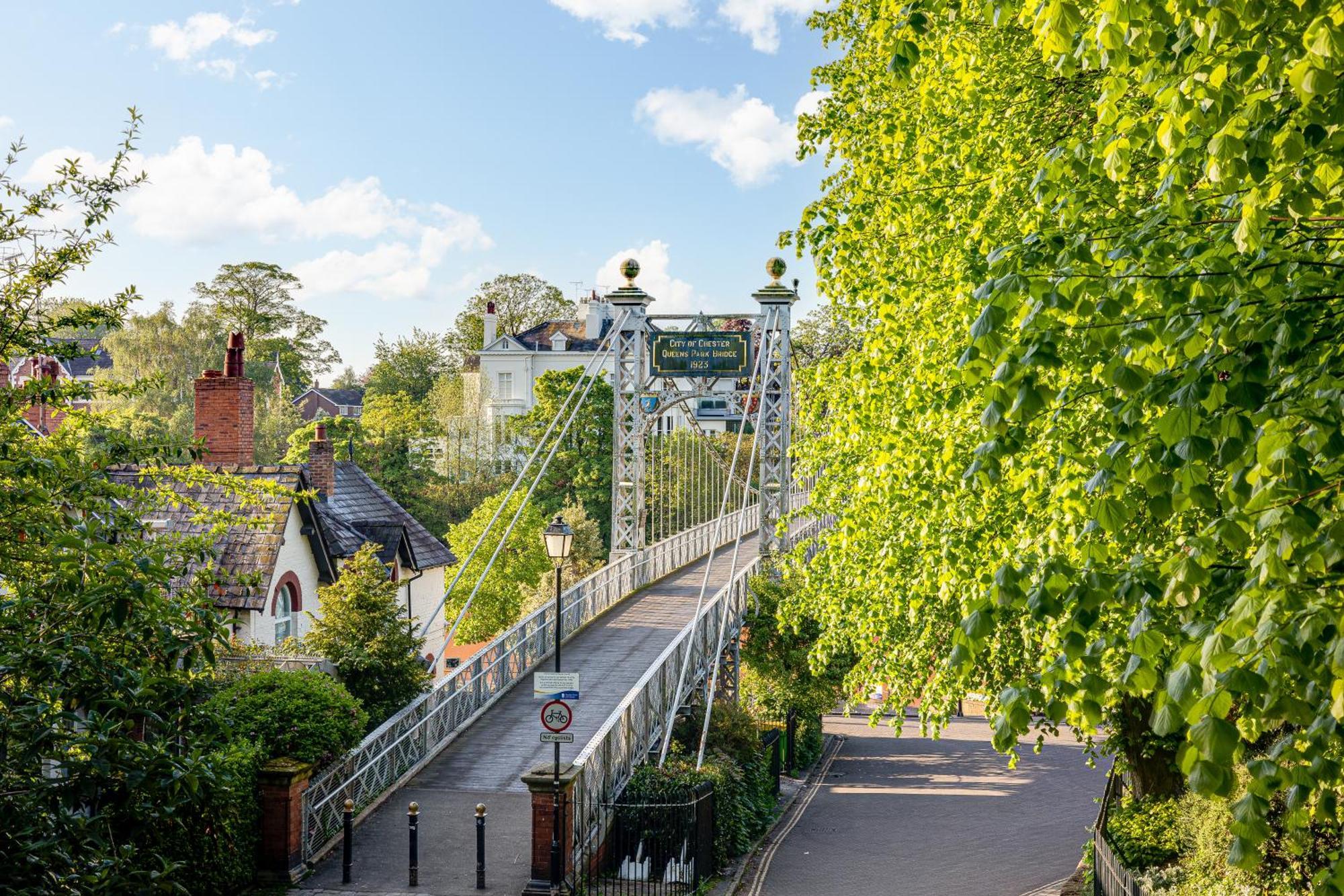 Insta-Worthy Loft On Historic Chester Rows, Sleeps 4 & Free Parking Экстерьер фото
